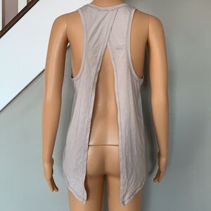 Gap fit open back top